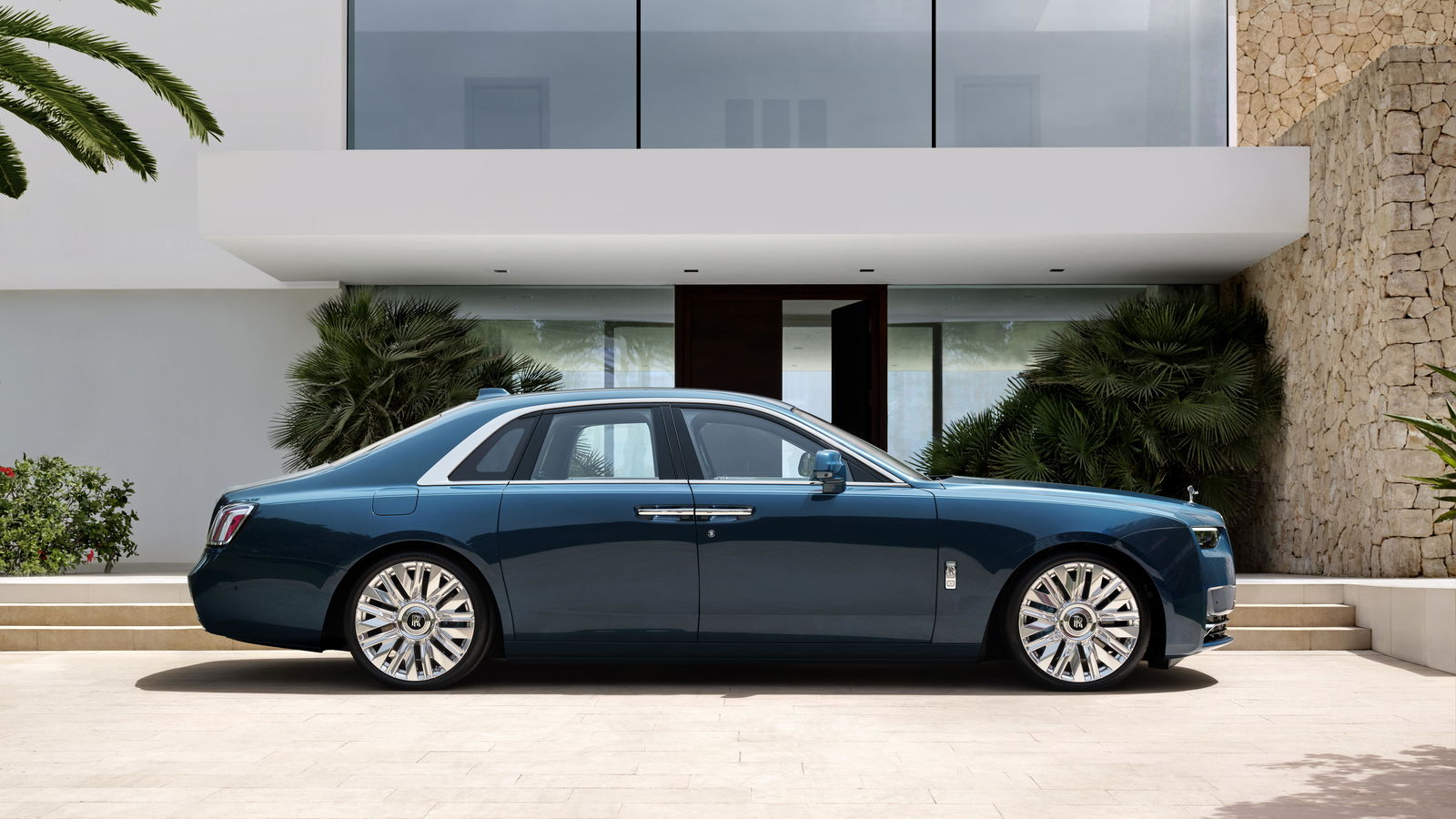 Rolls-Royce Ghost Series II - side